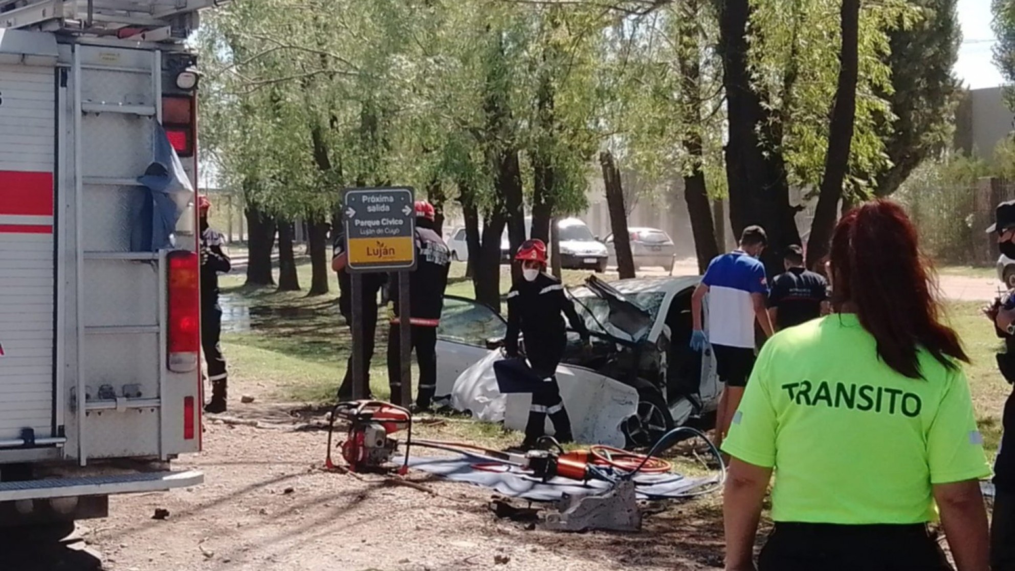 Se encuentra grave la mujer que chocó en el Acceso Sur